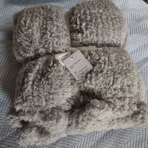 Pottery Barn Cozy Pom Pom Sherpa Throw Blanket